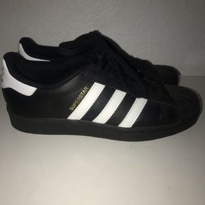 Black Adidas Superstars // TAKING HIGHEST OFFER